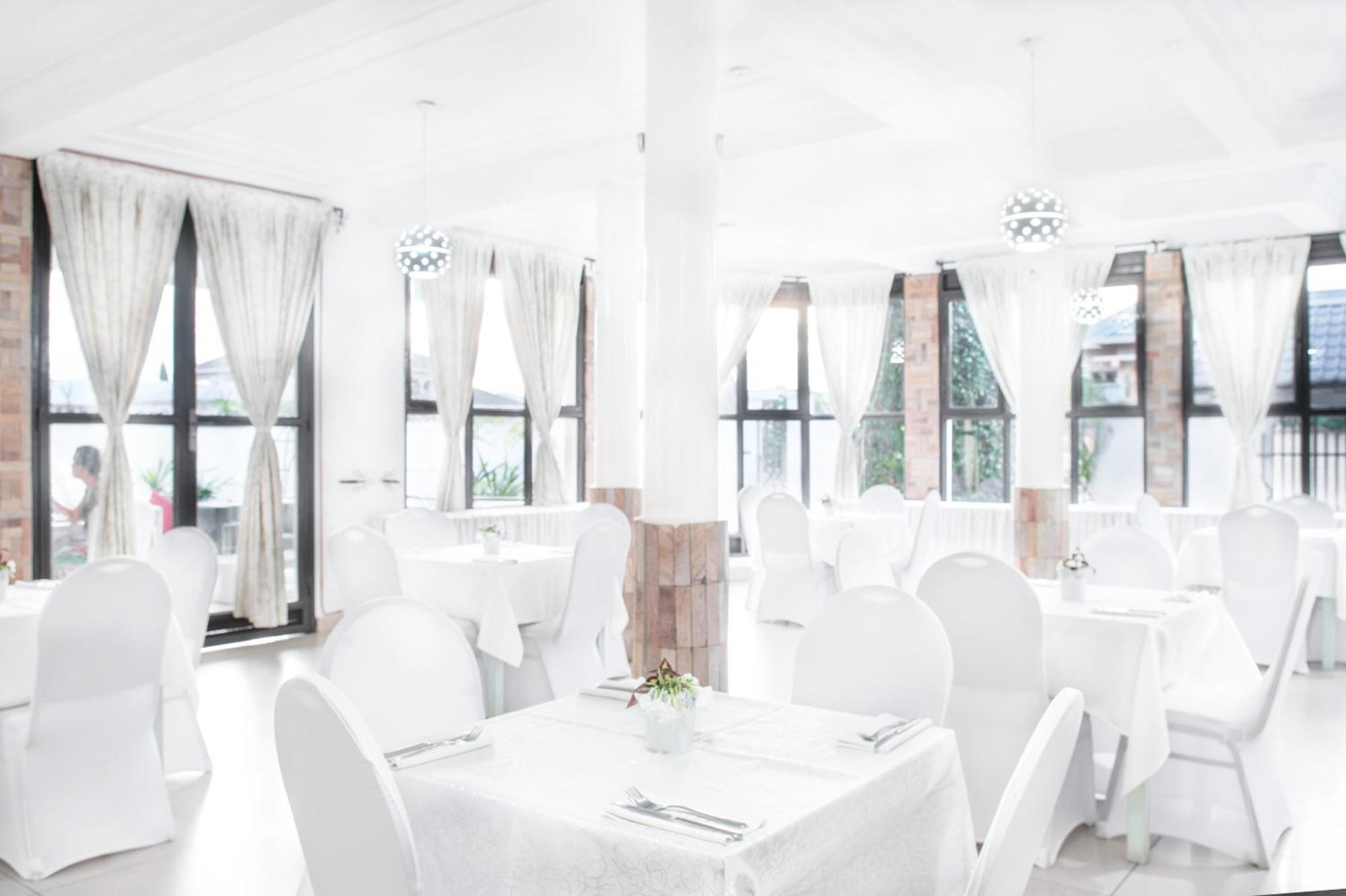 Dolce Vita Resort Hotel Бужумбура Екстер'єр фото